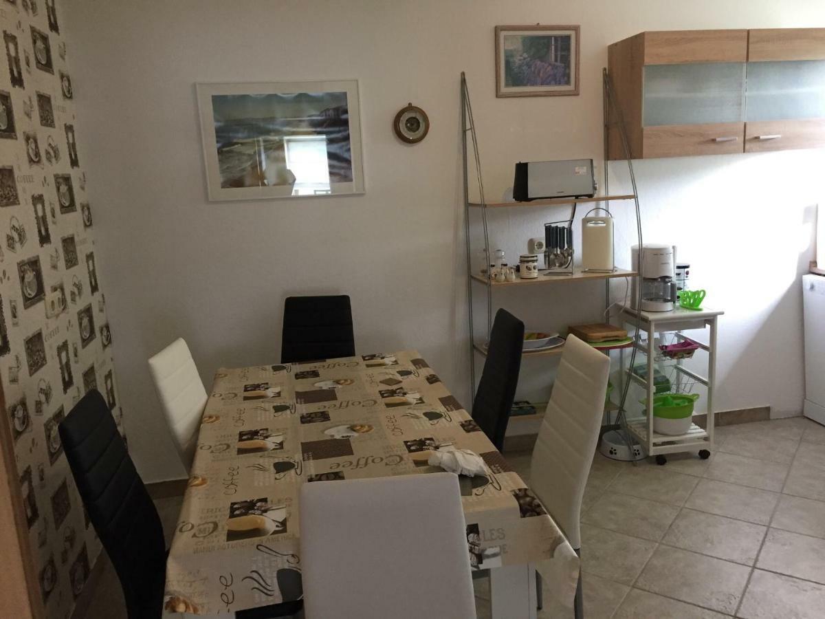 Ferienwohnung Neustrelitz Buitenkant foto